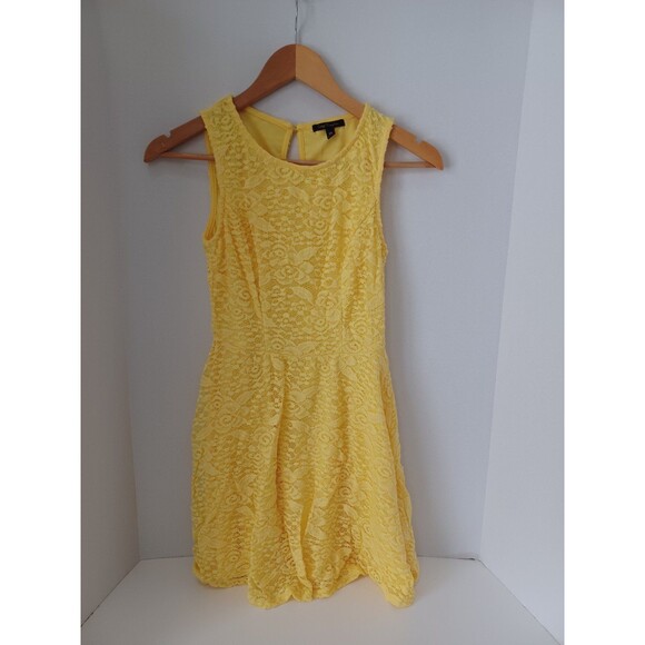 City Triangles Juniors XS Yellow Lace Dress - Picture 1 of 7